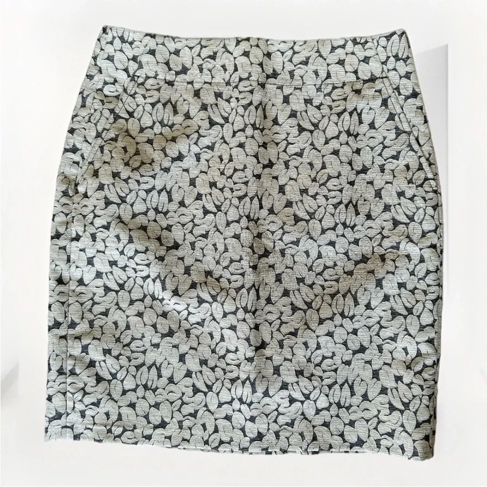 J. Crew Women's No. 2 Pencil Skirt Tan/Black Leaf Pattern Tailored Size 0